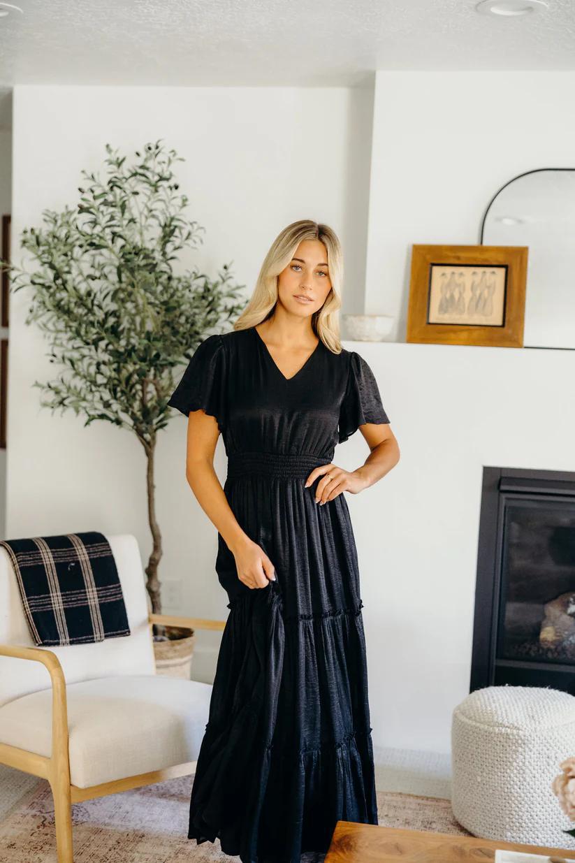 Taylor Modest Midi in Black Large Taylor Modest Midi in Black Large