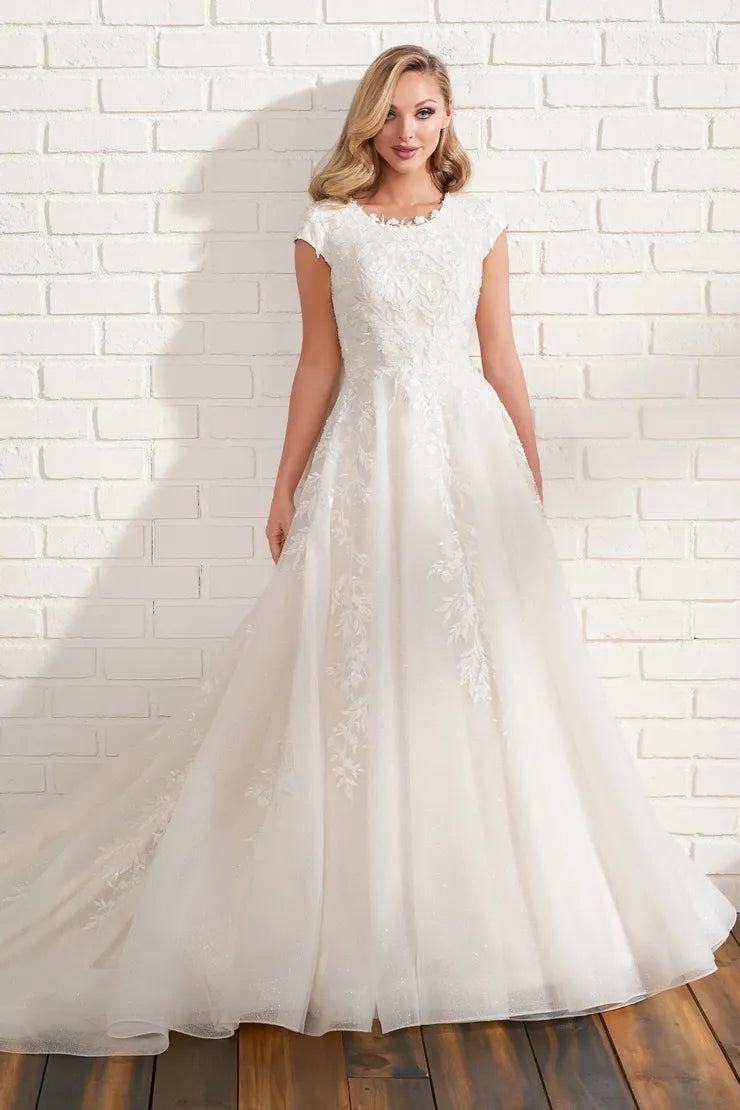 MOD206 Modest Wedding Dress Ivory/Sand size 8 MOD206 Modest Wedding Dress Ivory/Sand size 8