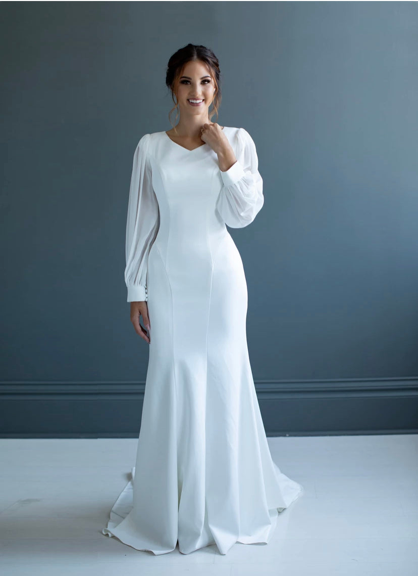 Courtney Modest Wedding Dress Ivory size 4