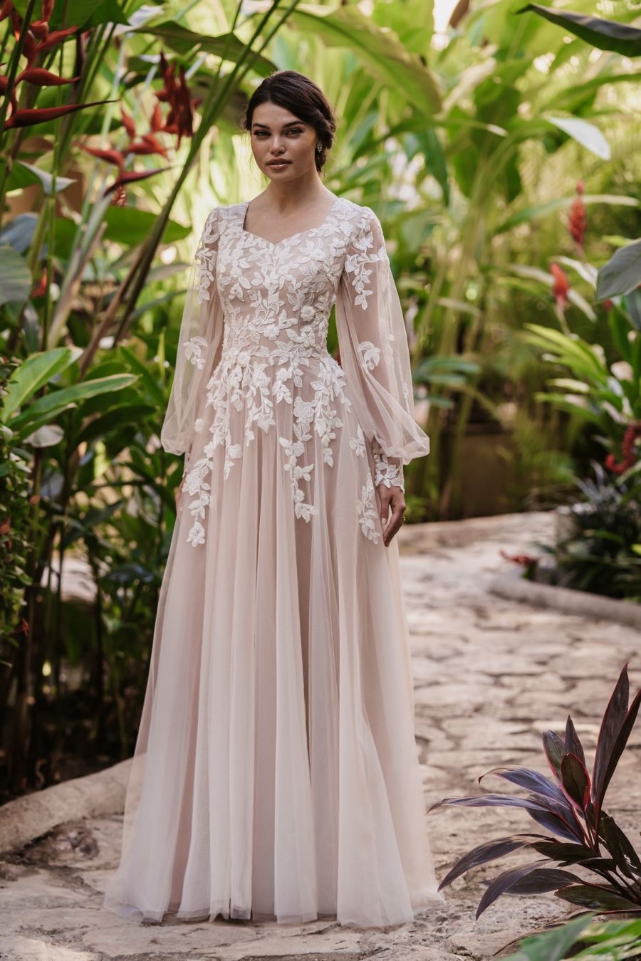 M691 Modest Wedding Dress Ivory size 10 M691 Modest Wedding Dress Ivory size 10