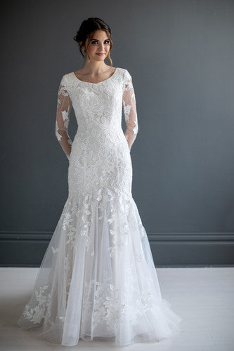 Christina Modest Wedding Dress Ivory/Oyster size 6 Christina Modest Wedding Dress Ivory/Oyster size 6