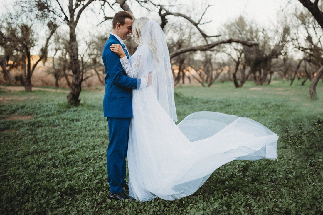 white modest wedding dress with sleeves lovely veil boho plus size 