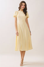 Aubree Modest Midi in Yellow