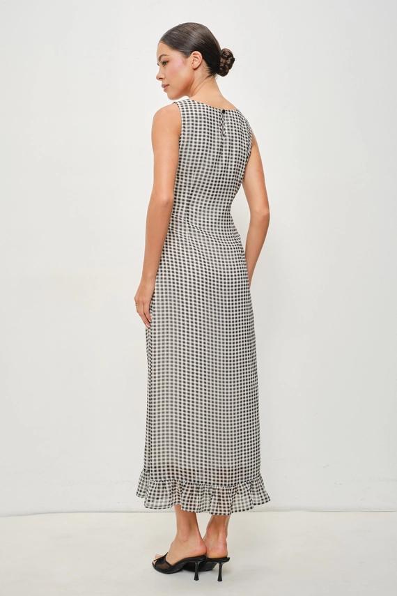 Aella Modest Midi in Black