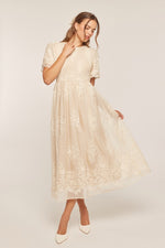 Marcie Modest Midi in Champagne