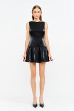 Luna Modest Mini in Black