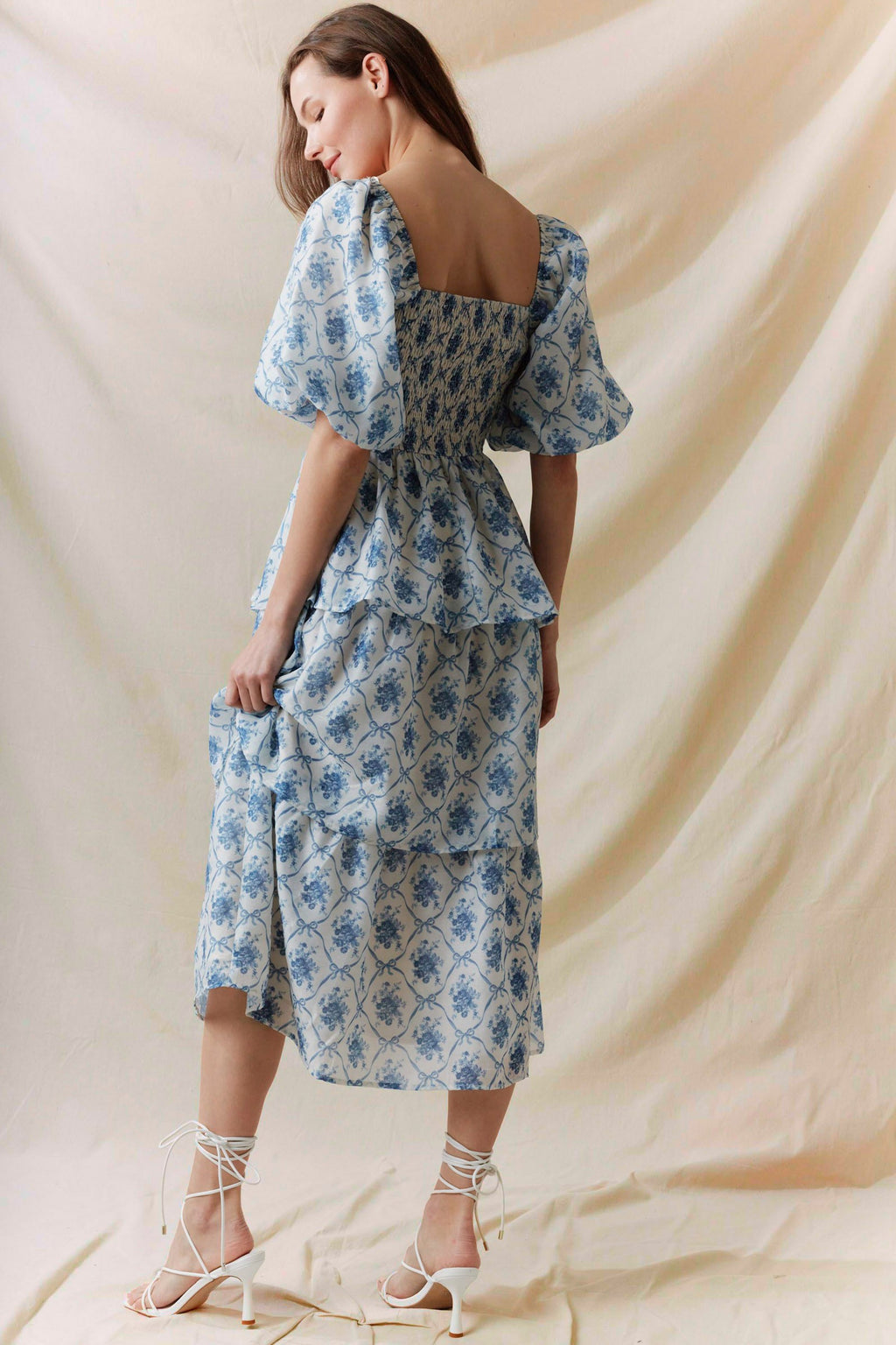 Heidi Modest Midi in Blue
