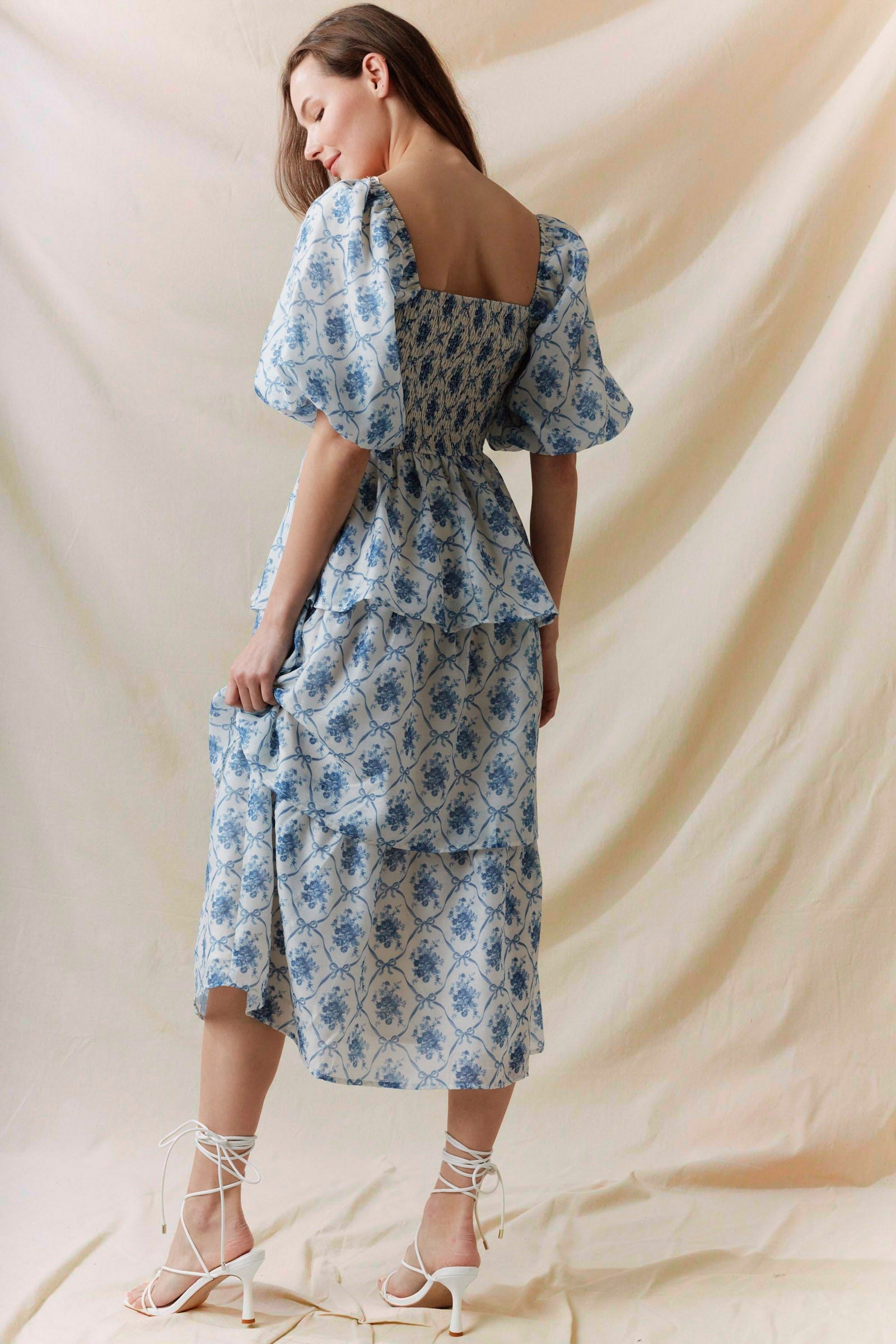 Heidi Modest Midi in Blue