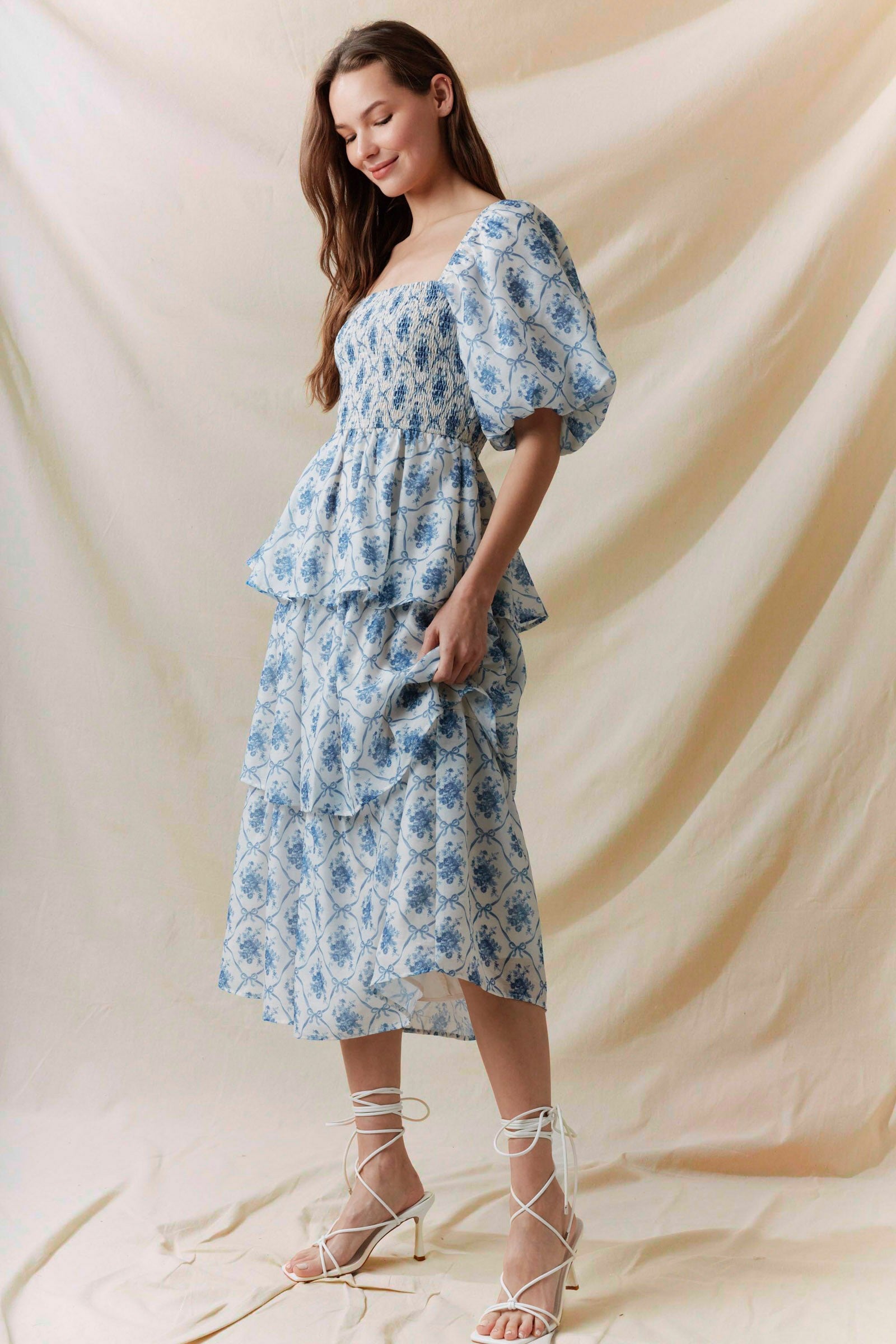 Heidi Modest Midi in Blue