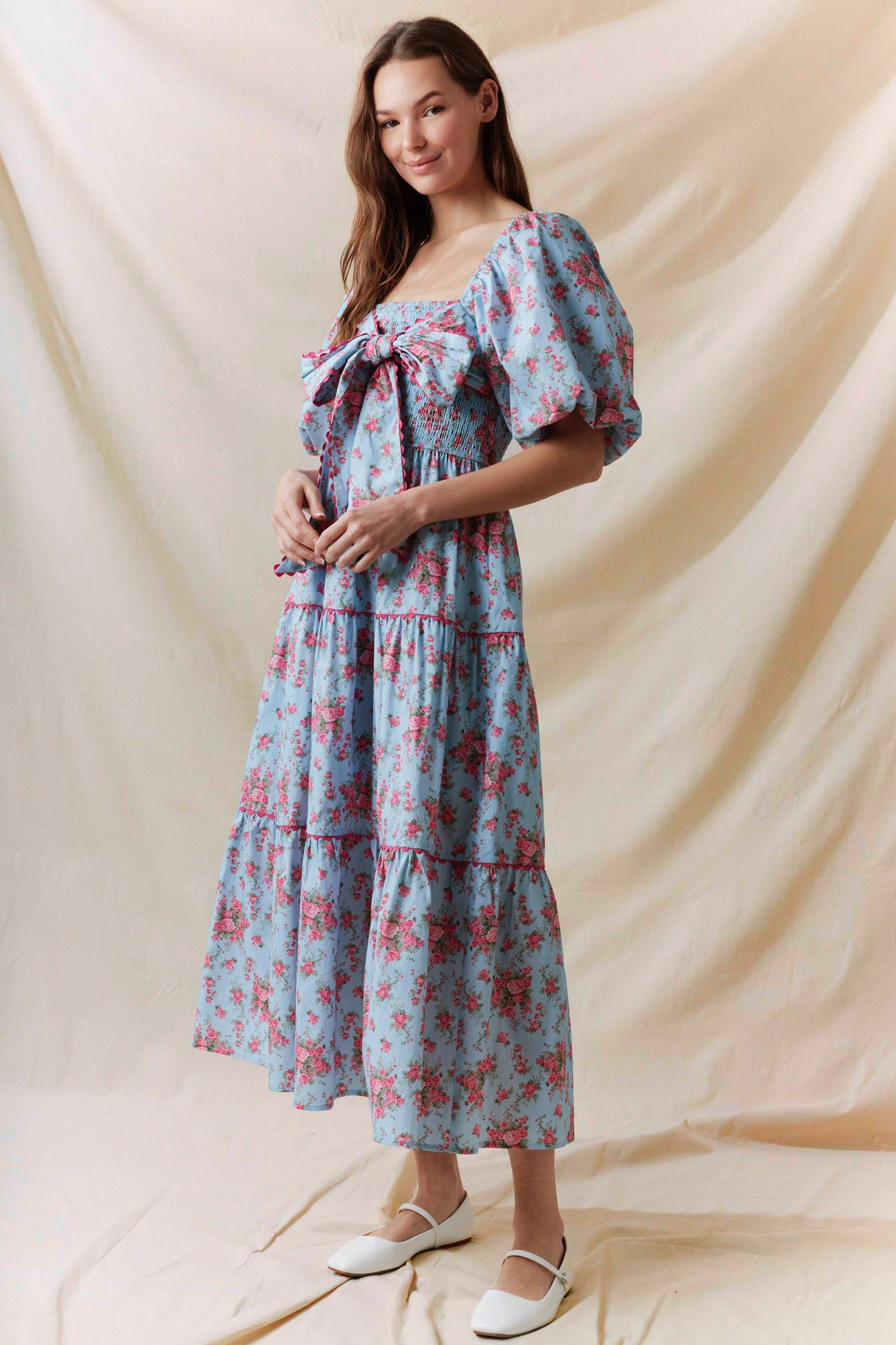 Clara Sue Modest Midi in Light Blue