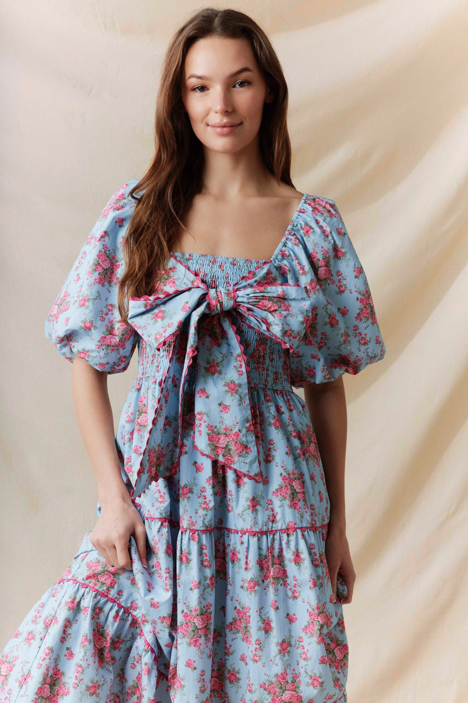 Clara Sue Modest Midi in Light Blue