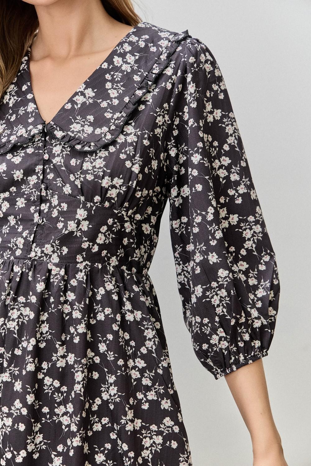 Briggs Modest Dress in Black Multi