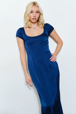 Annette Modest Maxi in Navy