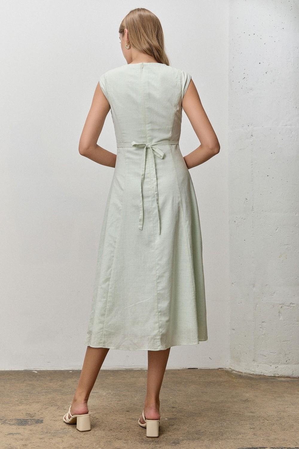 Dolly Modest Midi in Mint