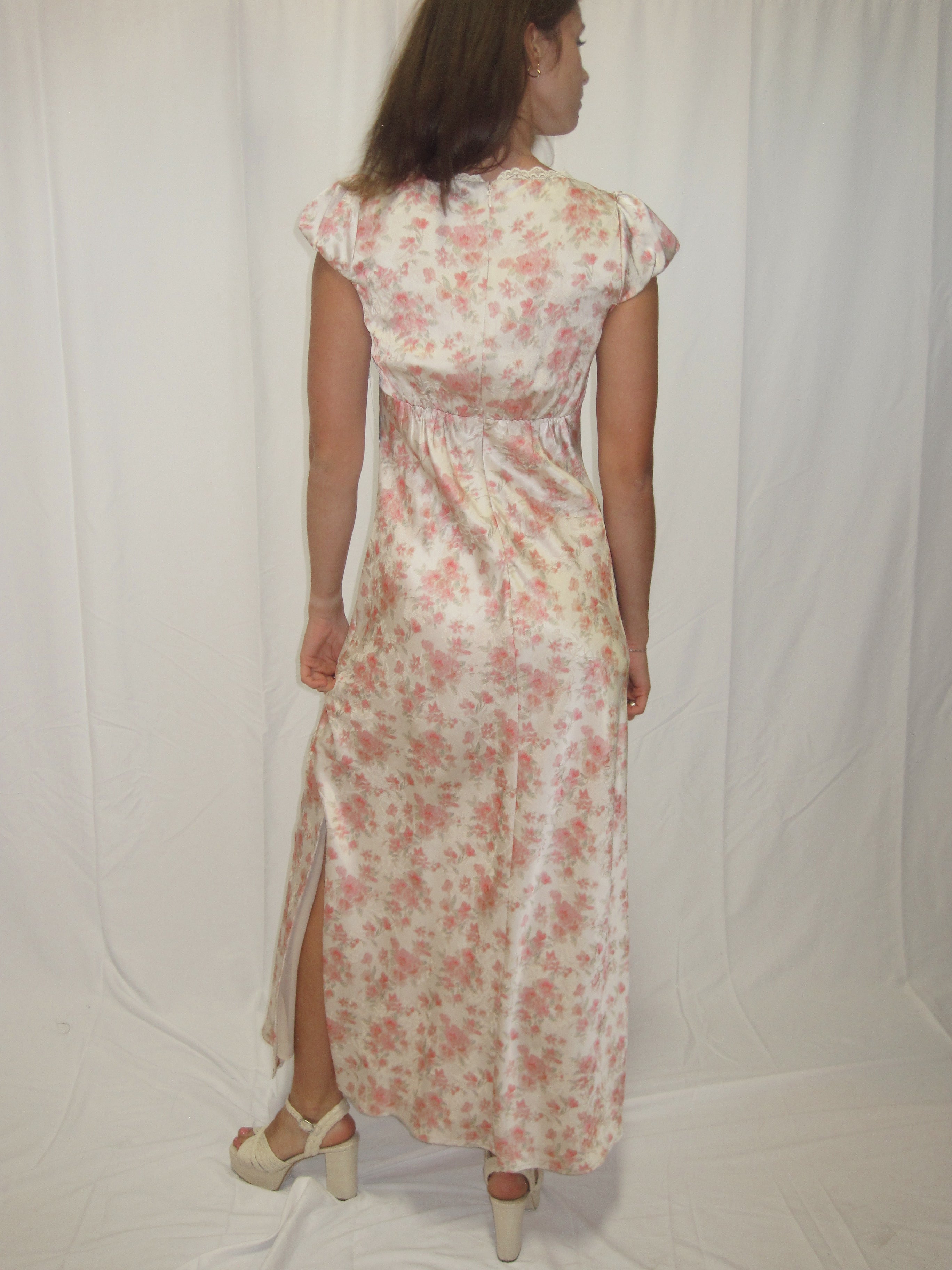 Elysia Midi in Porcelain Blossom