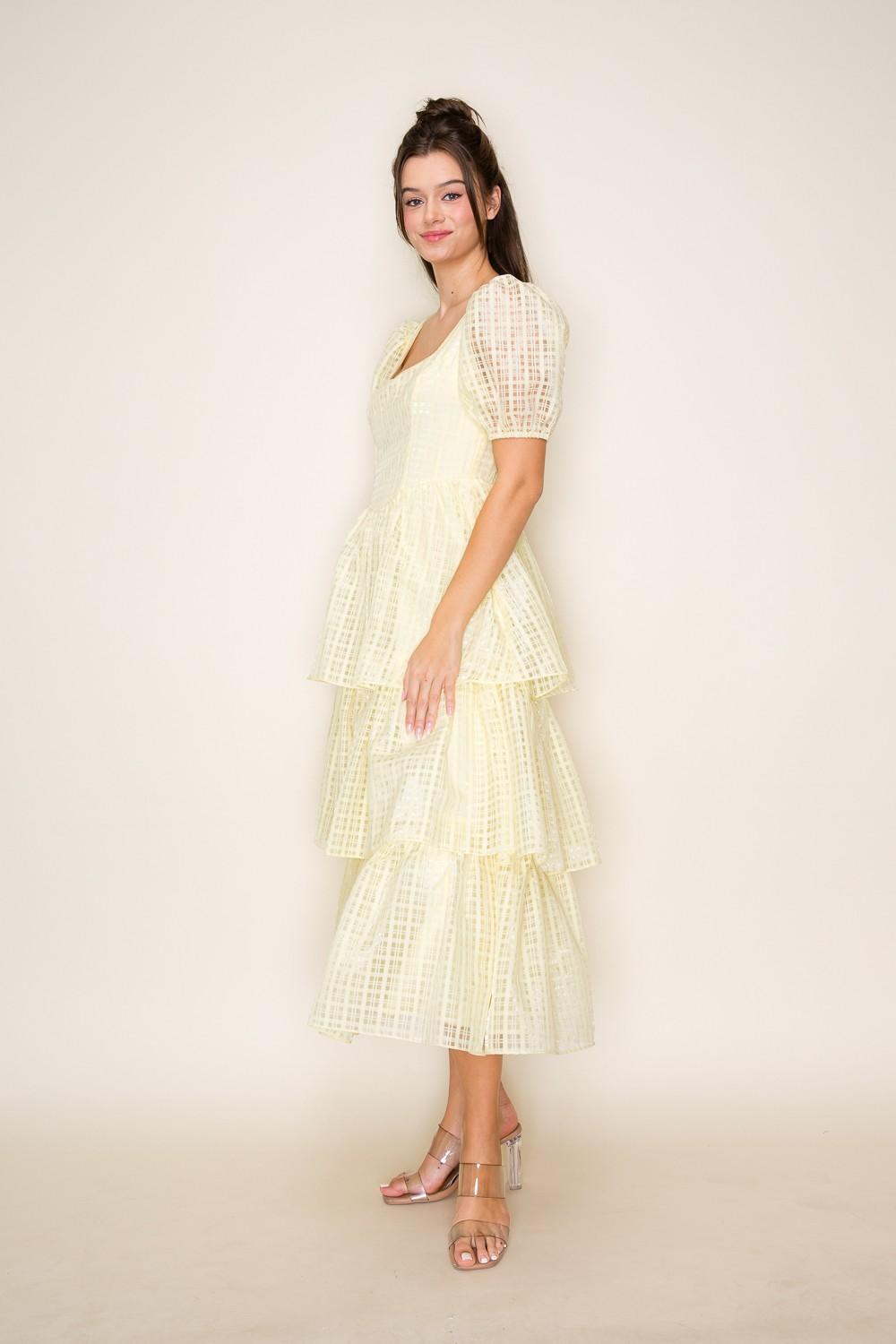 Twyla Modest Midi in Yellow