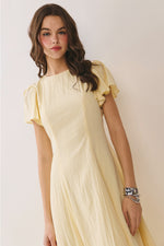 Aubree Modest Midi in Yellow