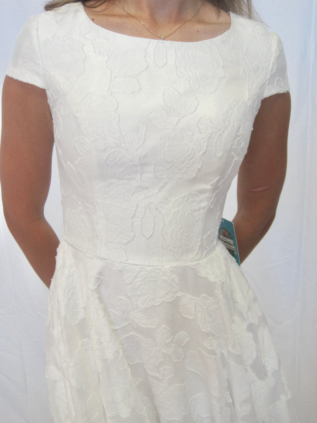 4WJY22M Modest Wedding Dress