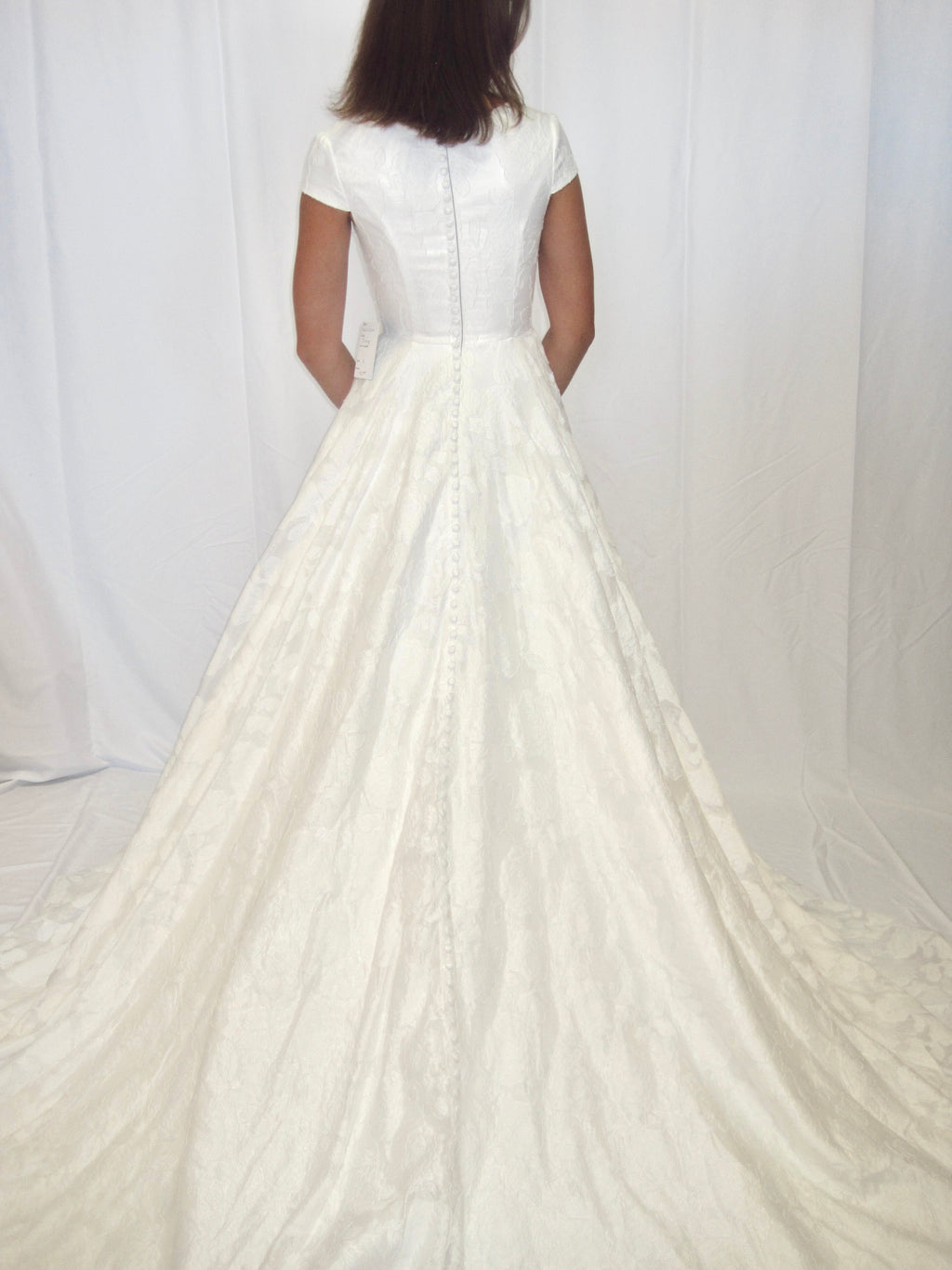 4WJY22M Modest Wedding Dress