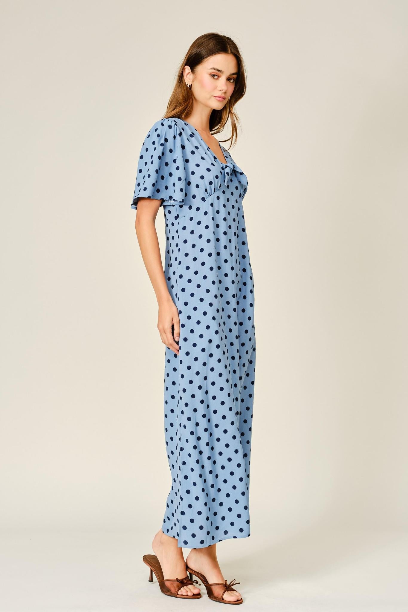 Cece Modest Midi in Blue