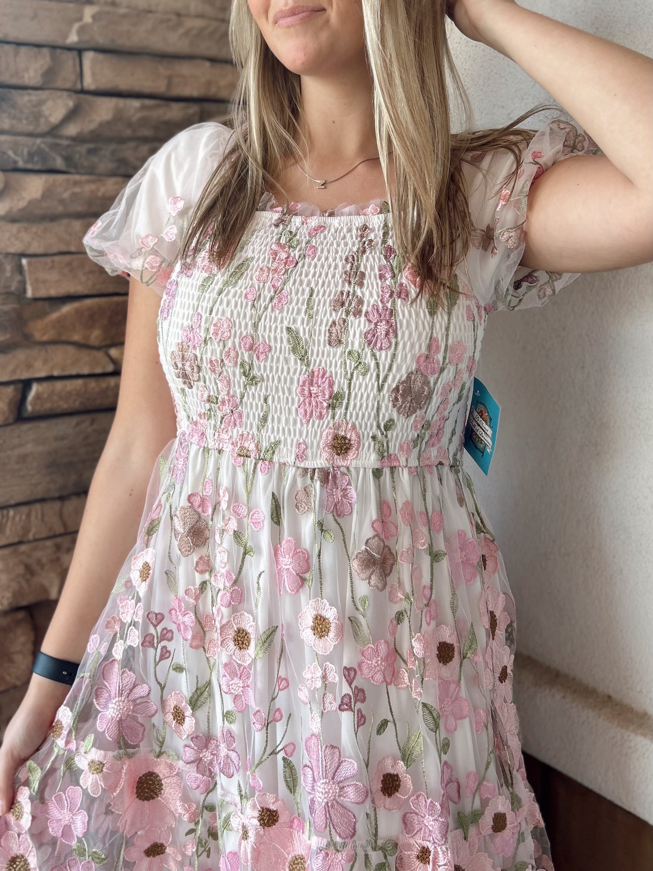 Mae Modest Maxi in Cream/Pink