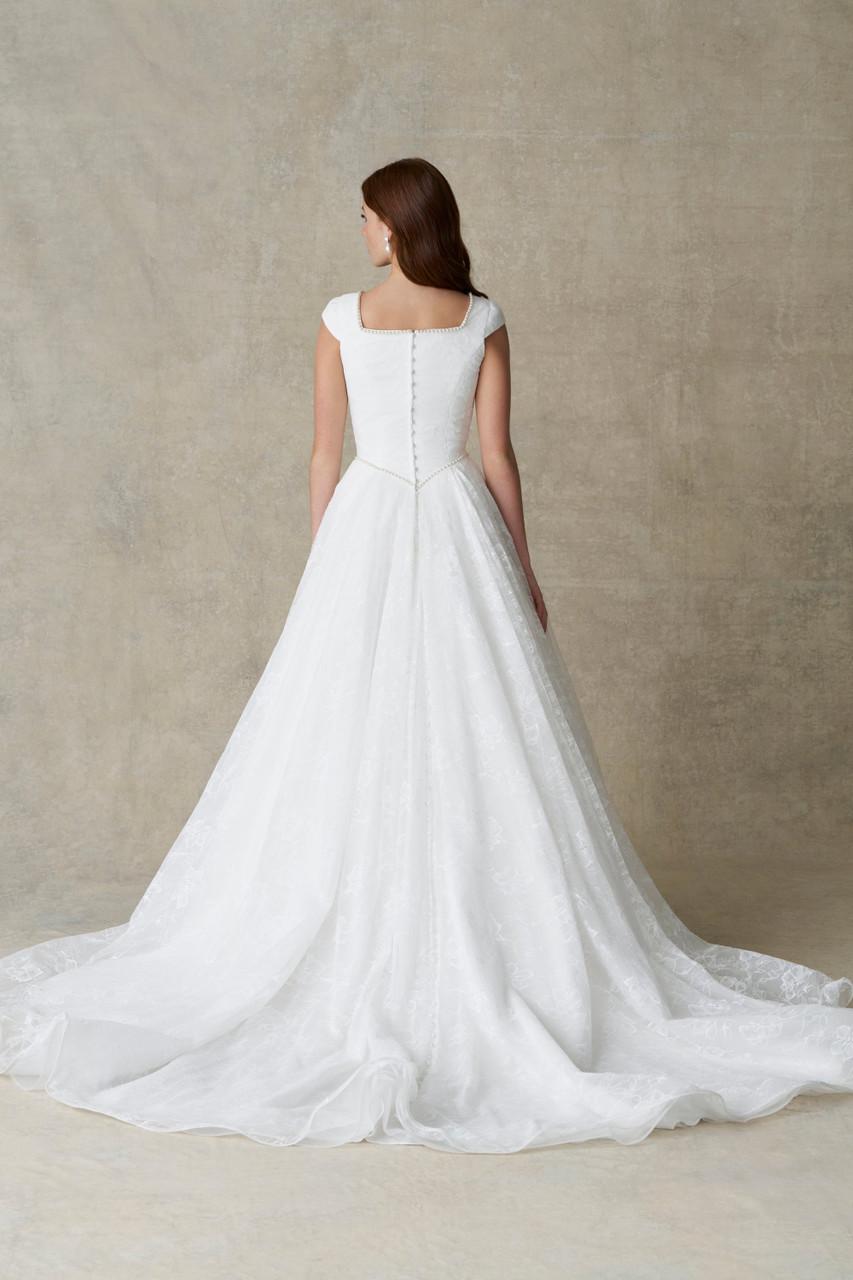 M800 Modest Wedding Dress