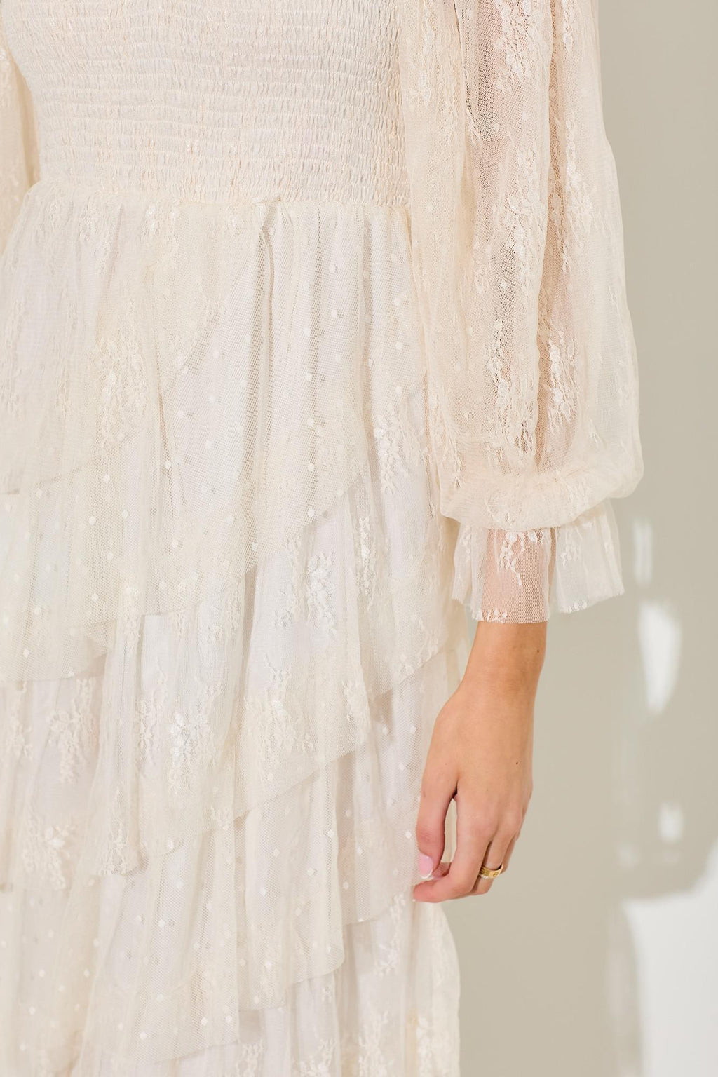 Cecilia Modest Maxi in Cream