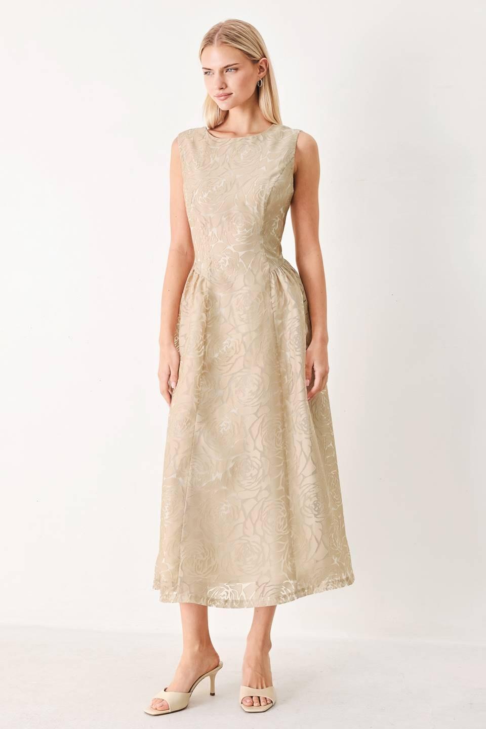 Makenna Modest Midi in Taupe