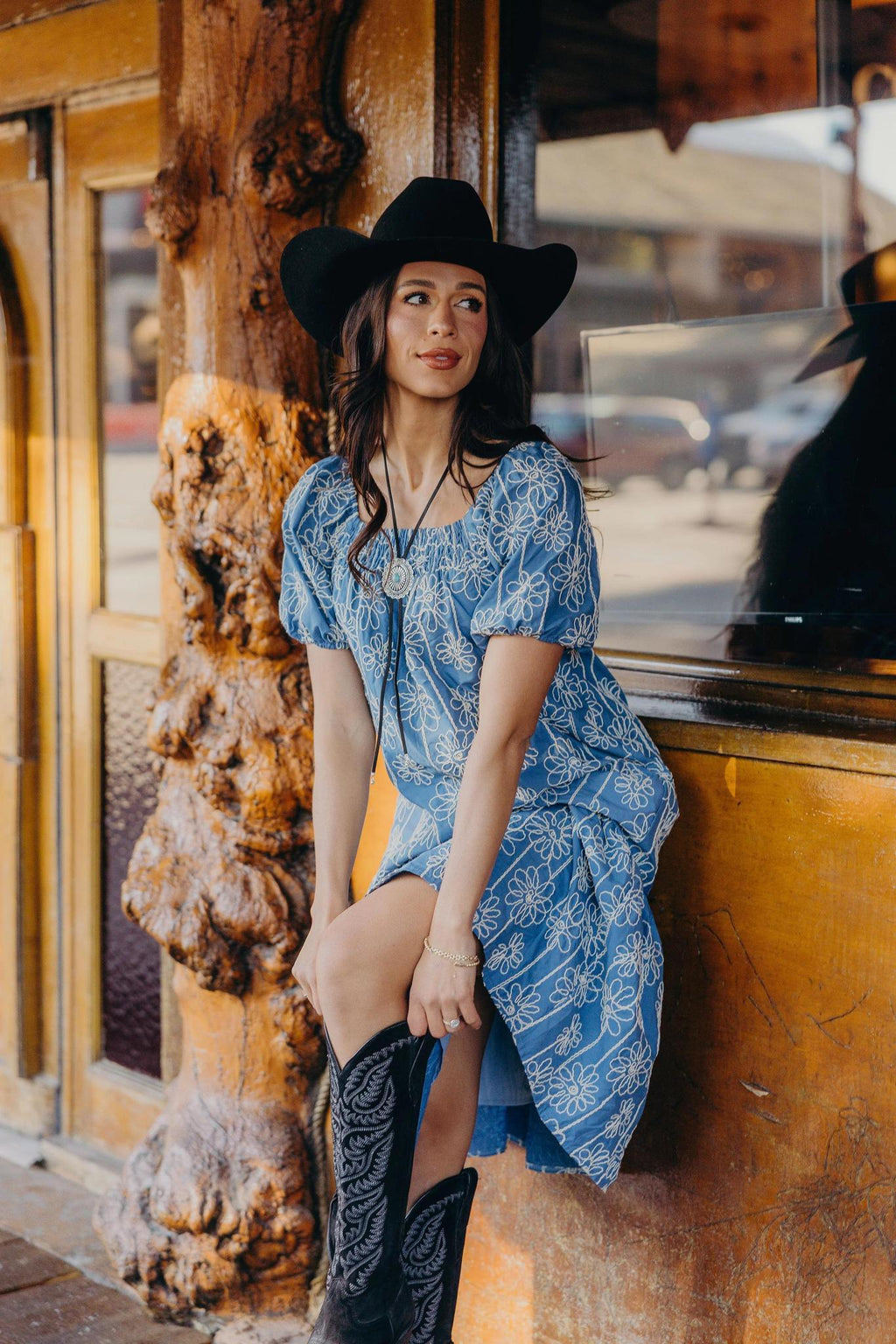 Jackson Modest Midi in Twisted Daisies