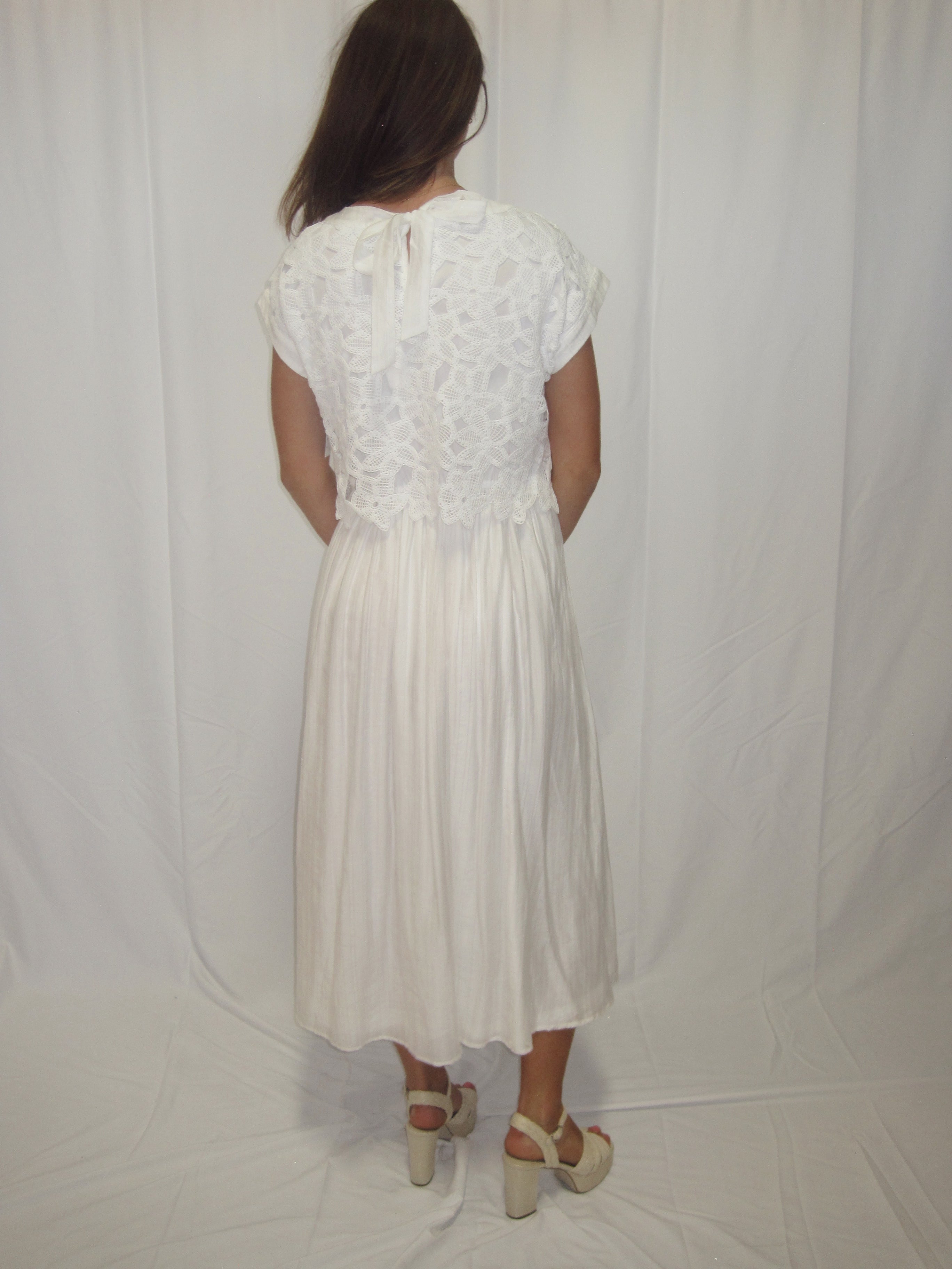 Bianca Modest Midi in Ivory