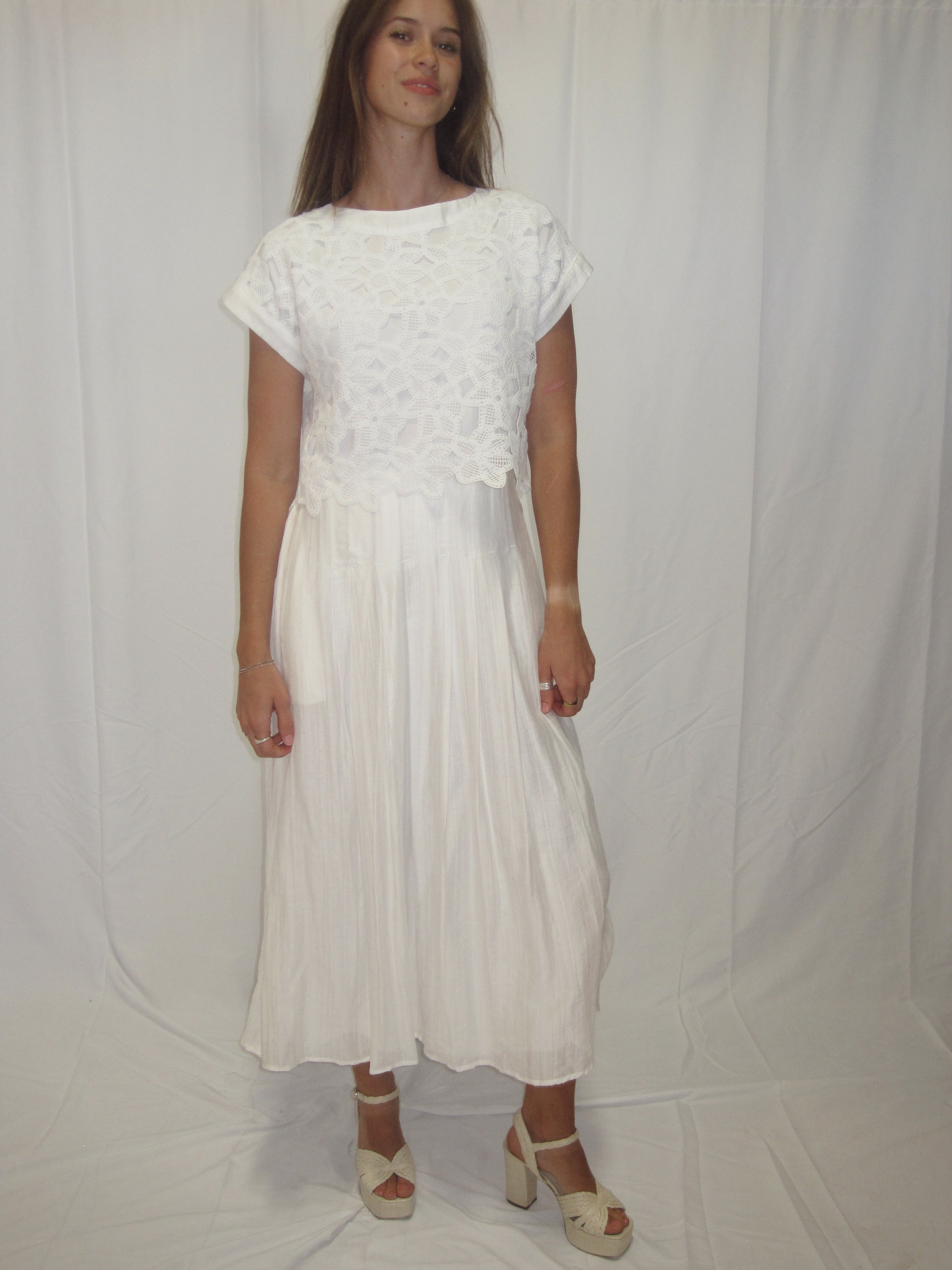 Bianca Modest Midi in Ivory