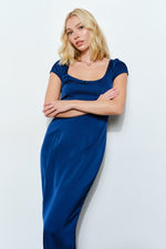 Annette Modest Maxi in Navy