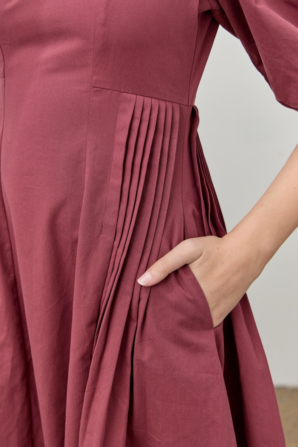 Odette Modest Midi in Wine