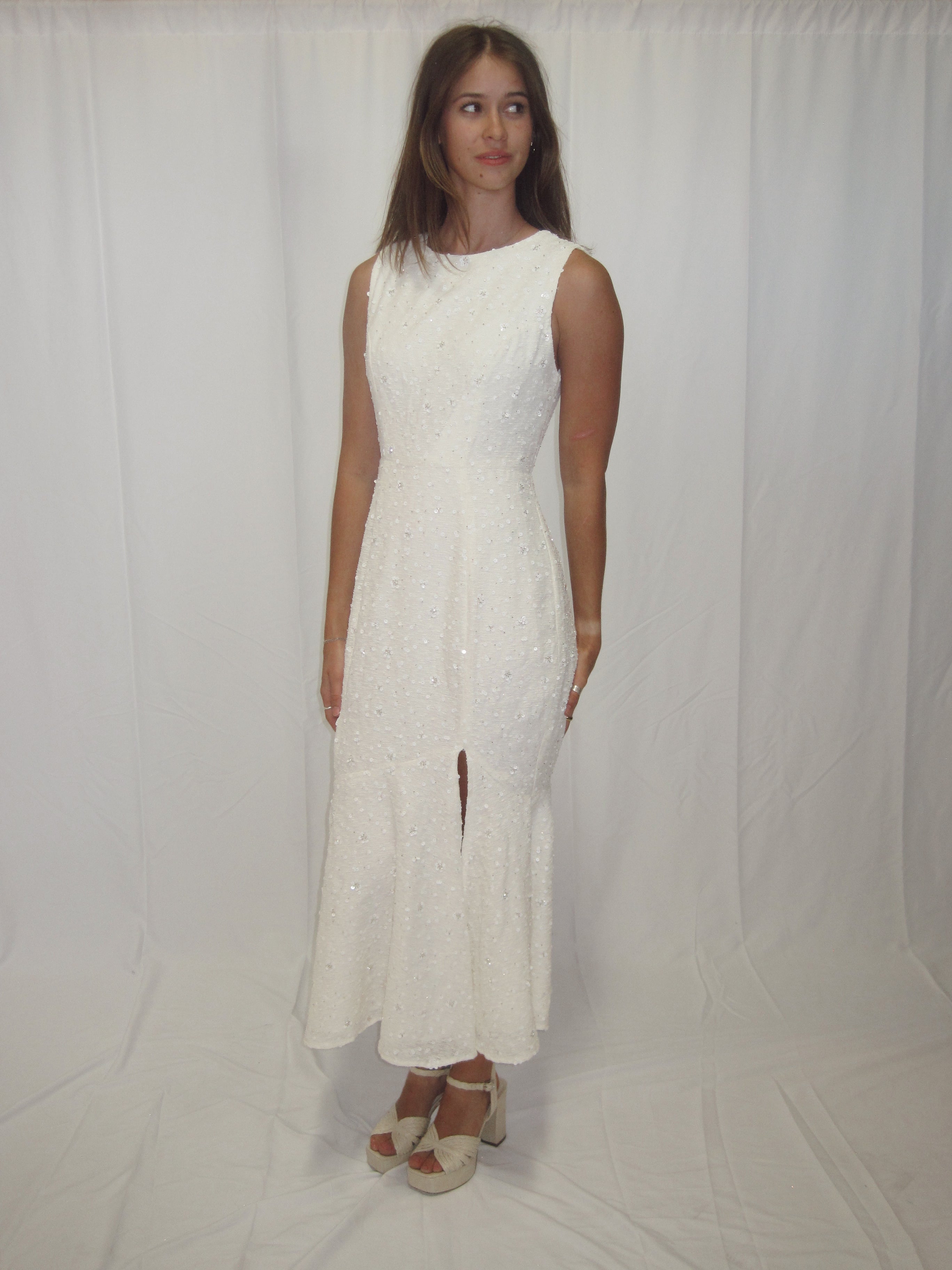 modest white midi dress Modest White Chiffon Plus Size Midi Dress With Elastic Waist and Belt. Elegant and Simple Wedding Outfit