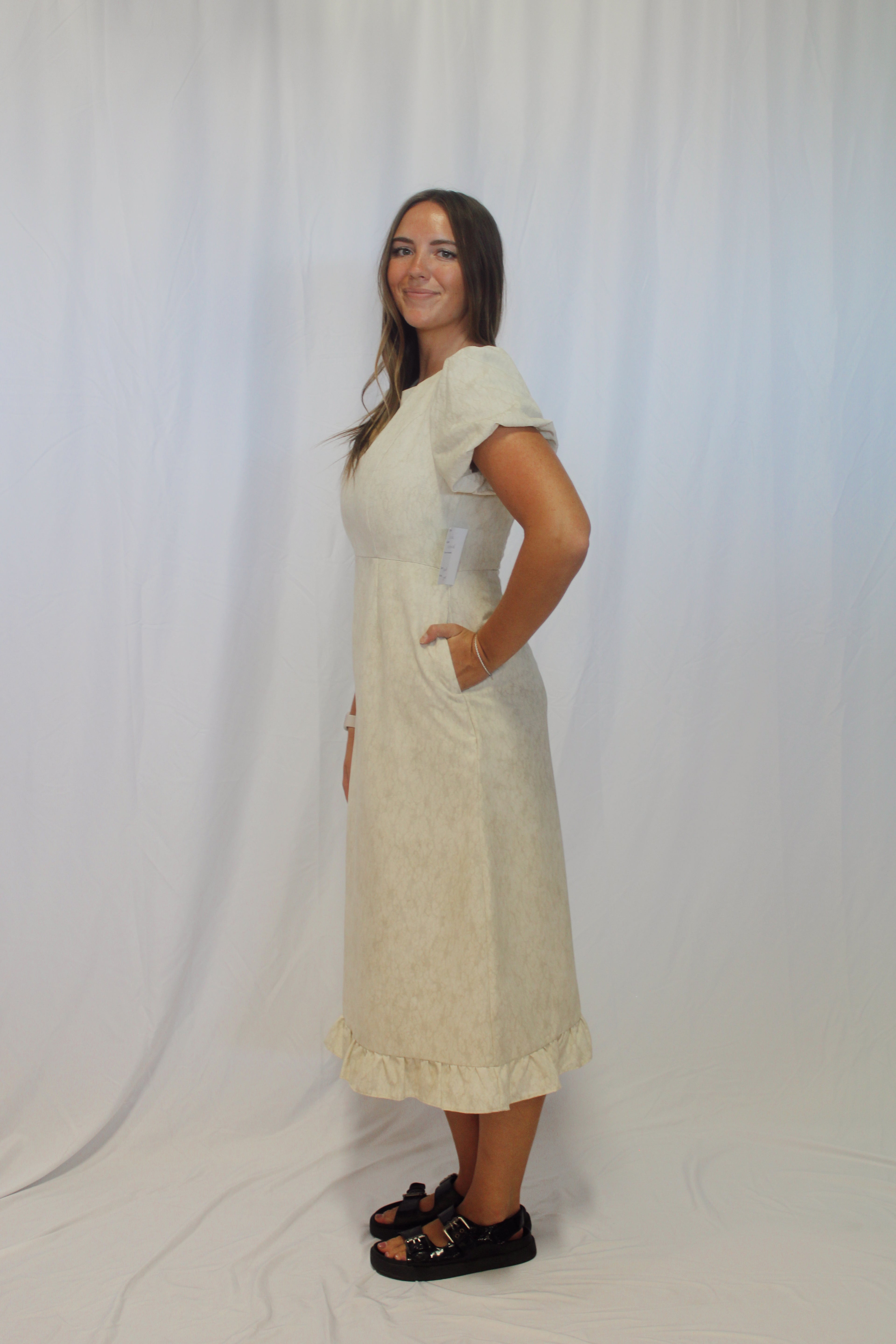 Lelia Modest Maxi Dress in Natural
