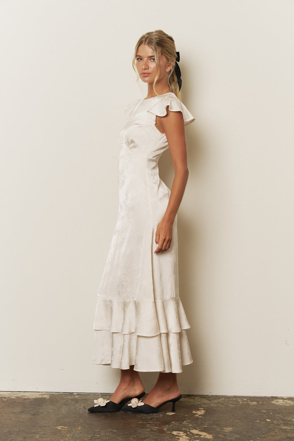 Kadence Modest Midi in Cream