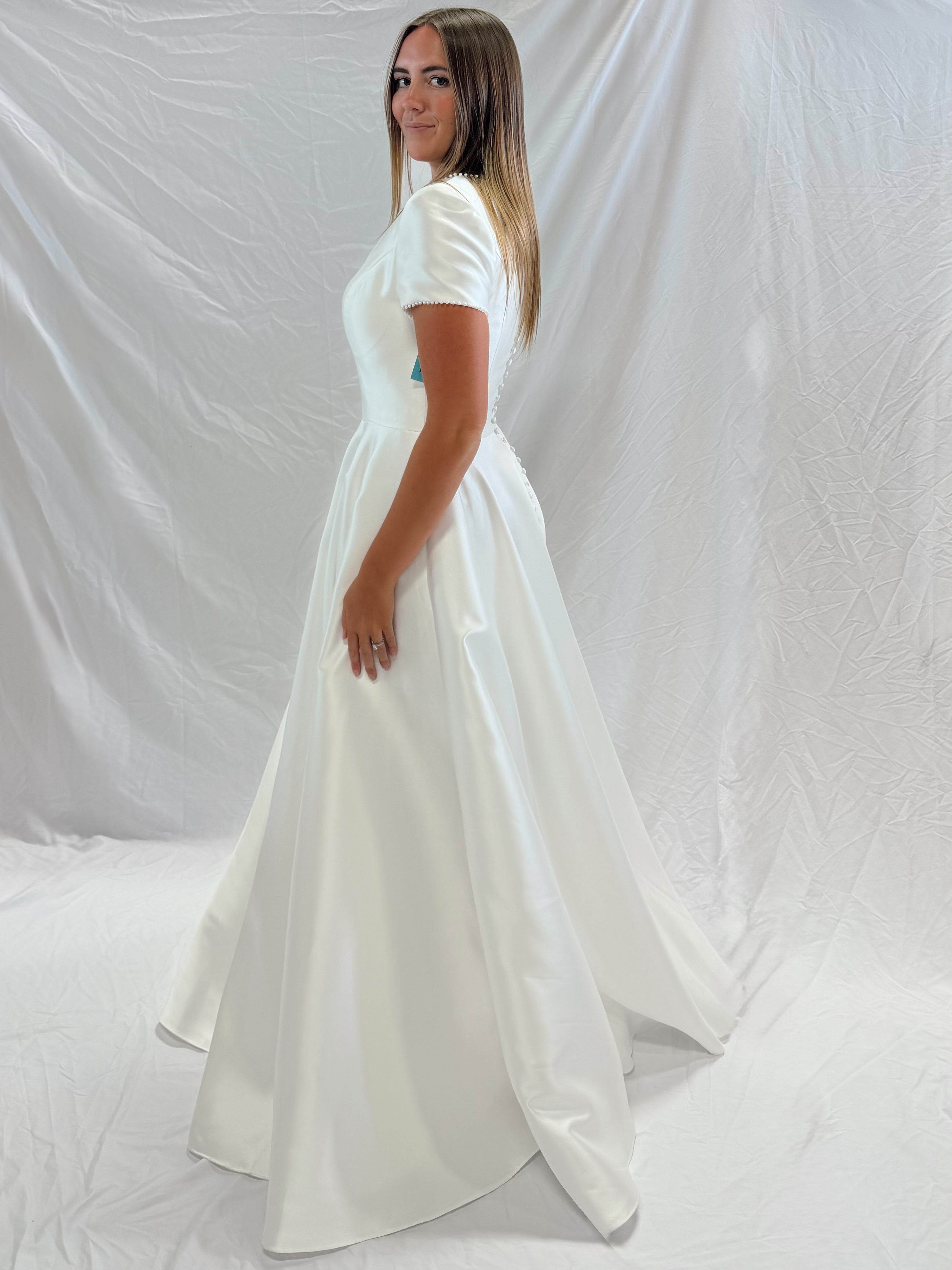 4WJY27 Modest Wedding Dress