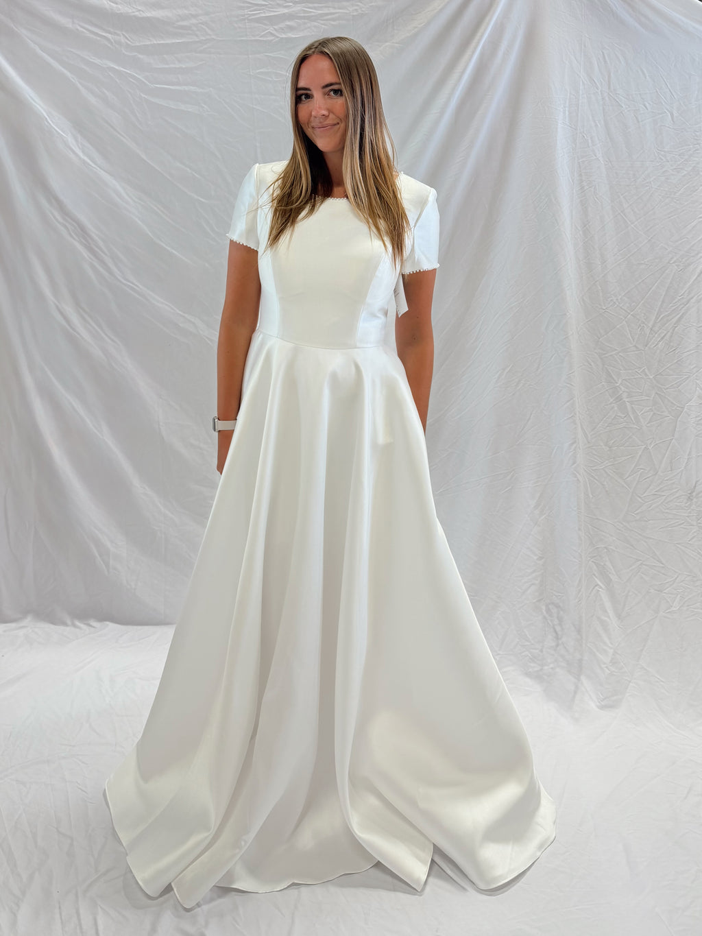 4WJY27 Modest Wedding Dress