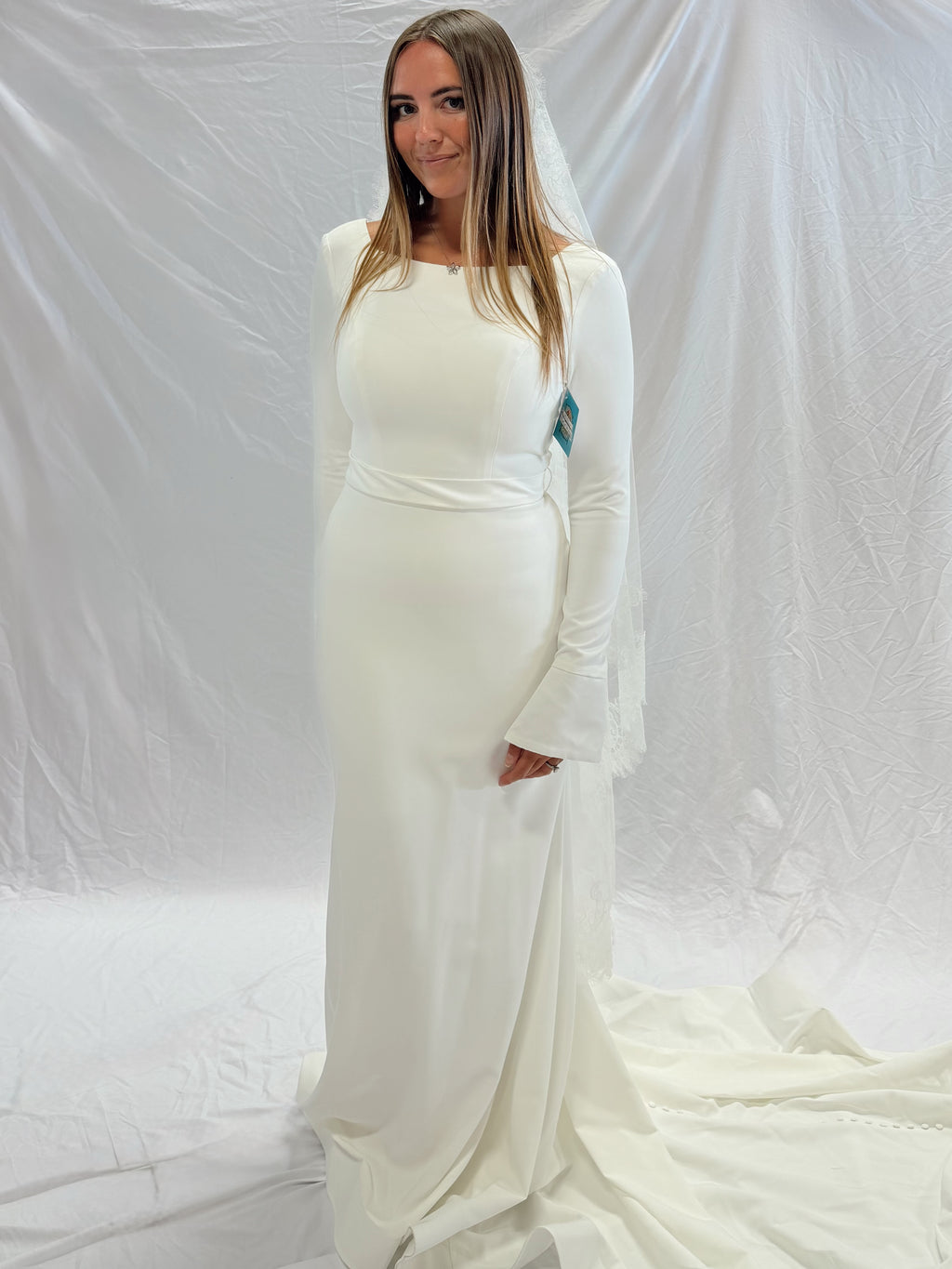 4WT01 Modest Wedding Dress