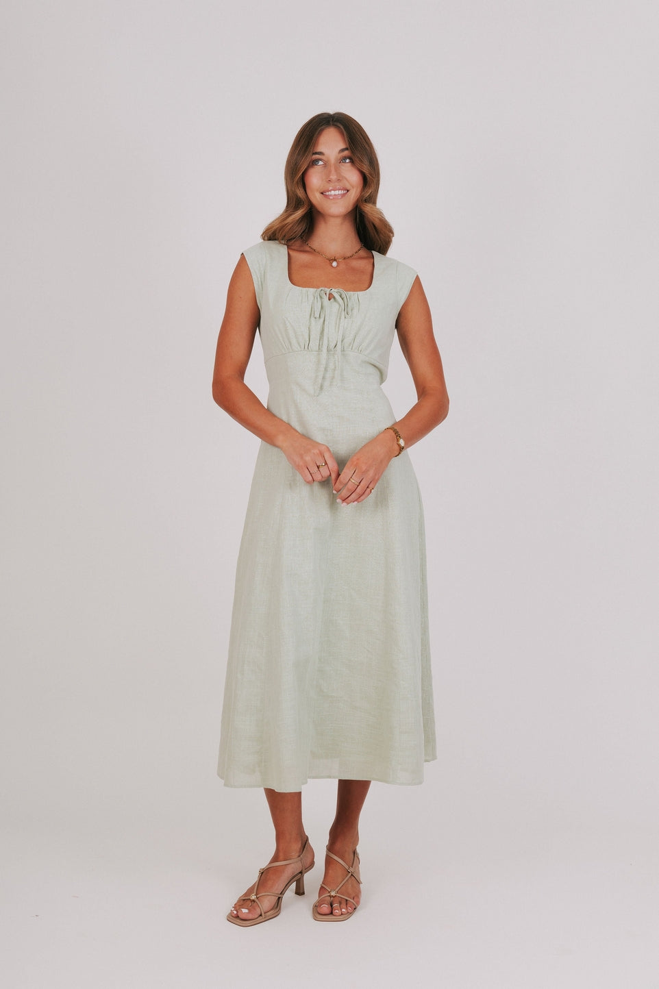Dolly Modest Midi in Mint