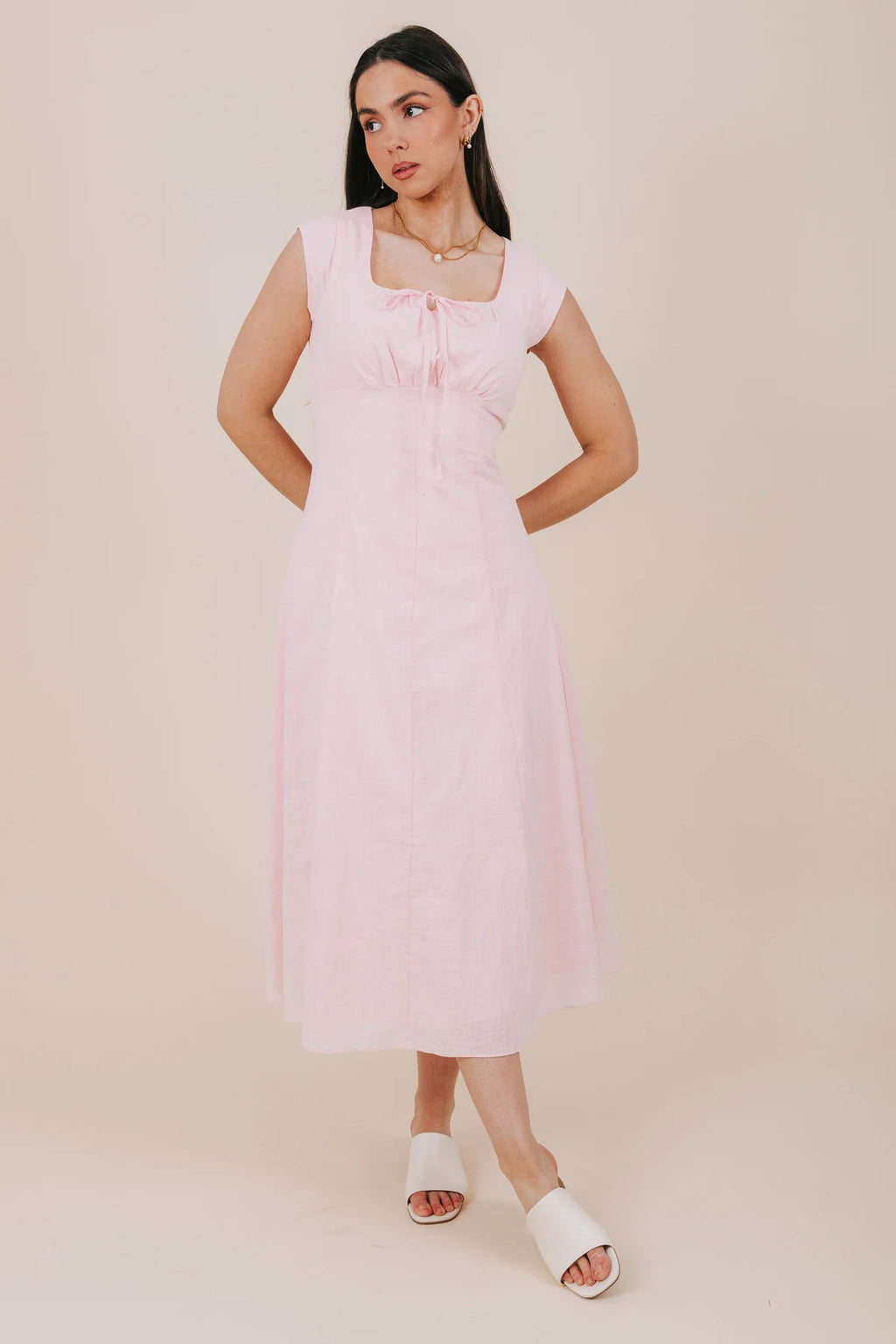 Dolly Modest Midi in Baby Pink