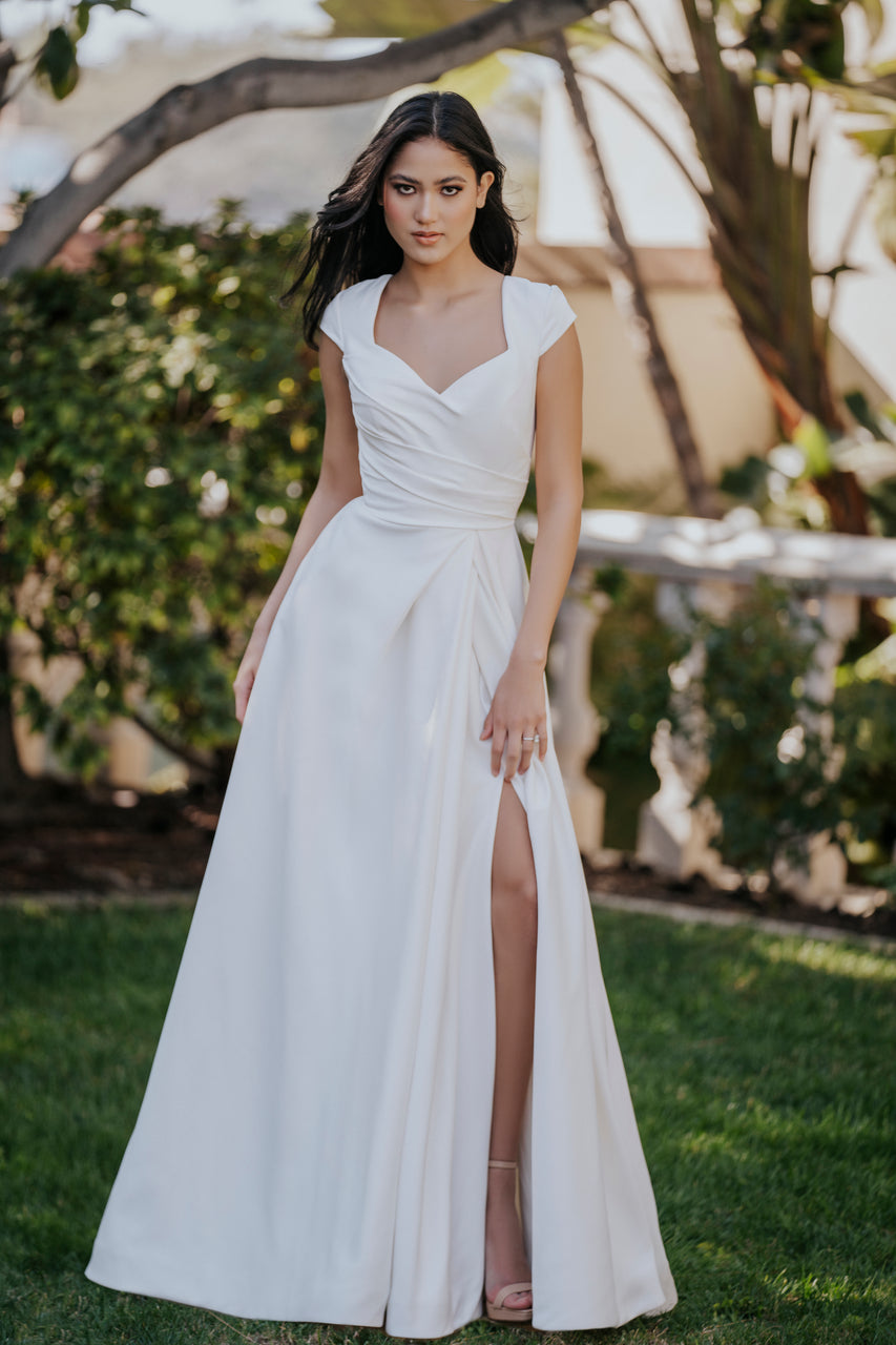 White Modest Inexpensive Bridesmaid Dresses Affordable Halter Bow Long Bridesmaid Dresses Modest Burgundy Chiffon Wedding Party White Modest Inexpensive Bridesmaid Dresses Affordable Halter Bow Long Bridesmaid Dresses Modest Burgundy Chiffon Wedding Party