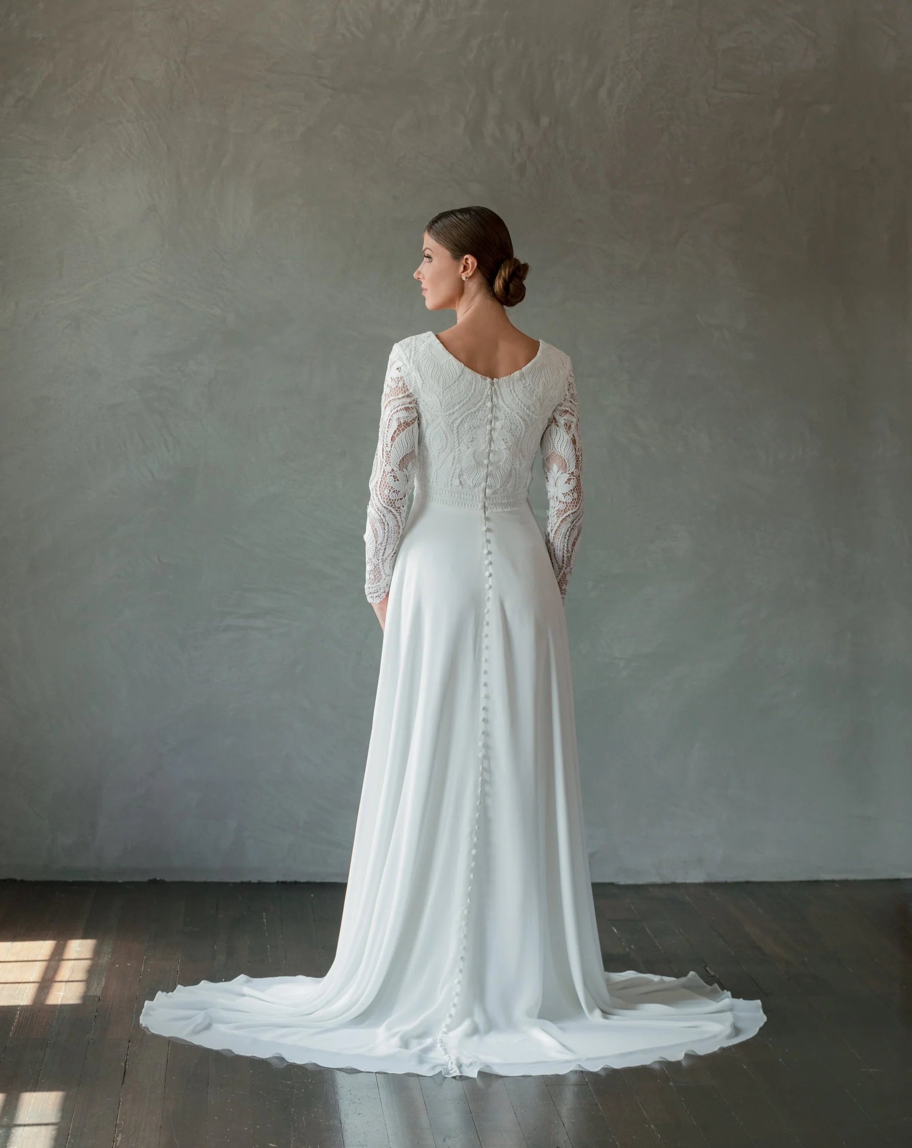 Abigail Modest Wedding Dress Ivory size 6 Abigail Modest Wedding Dress Ivory size 6