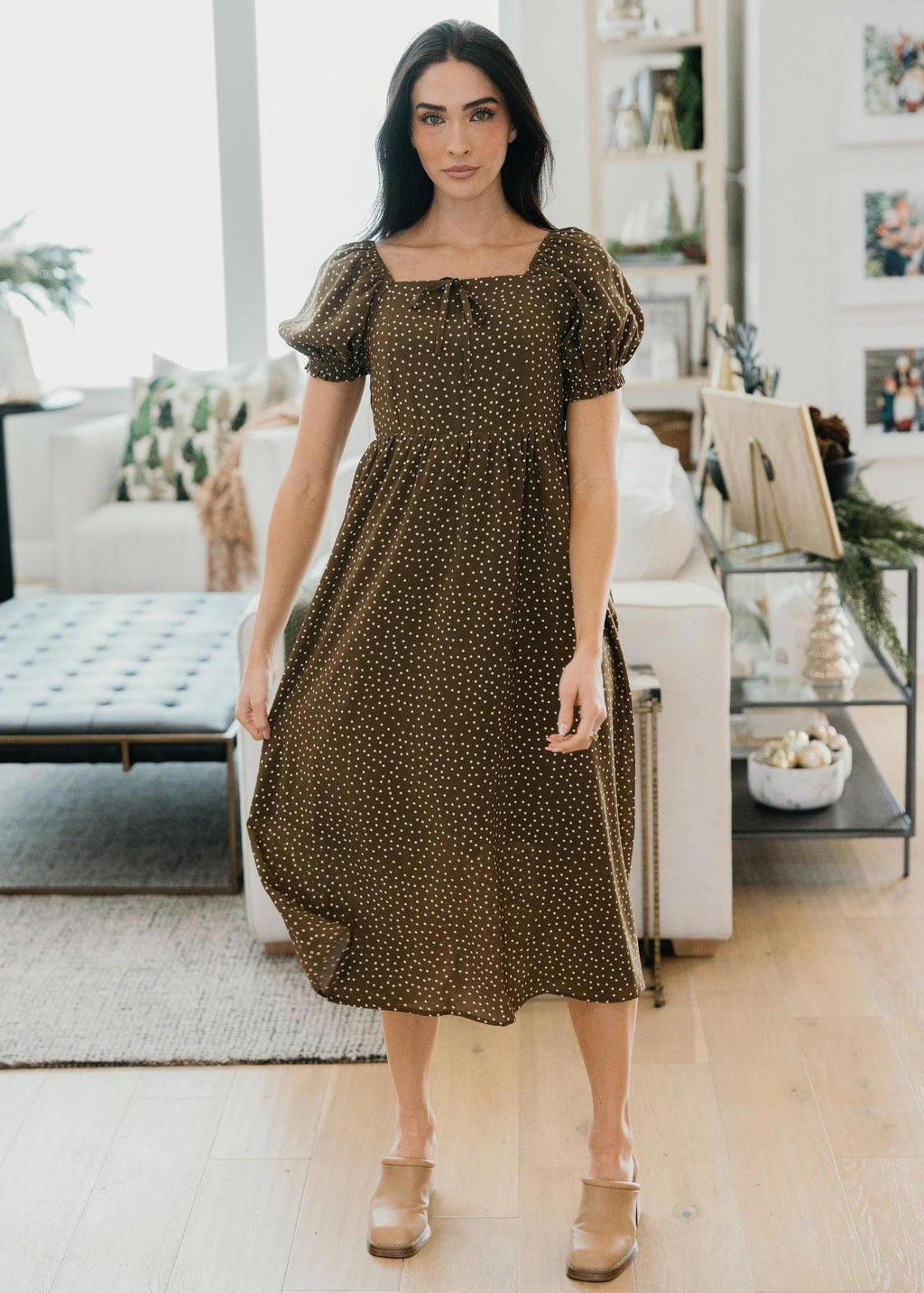 Jayne Modest Midi in Classic Dot