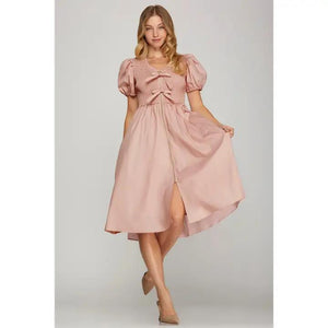Hillary Modest Midi in Rose