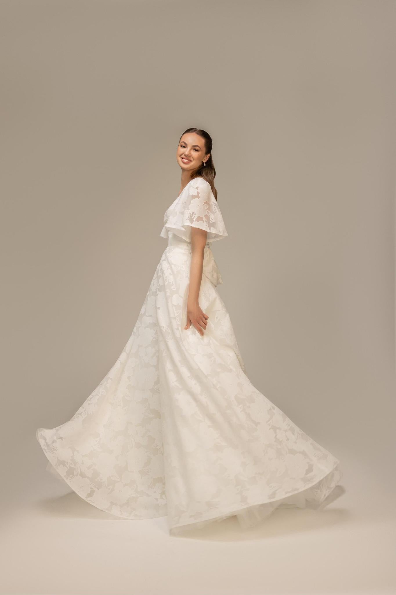 8388 Modest Wedding Dress Ivory size 8