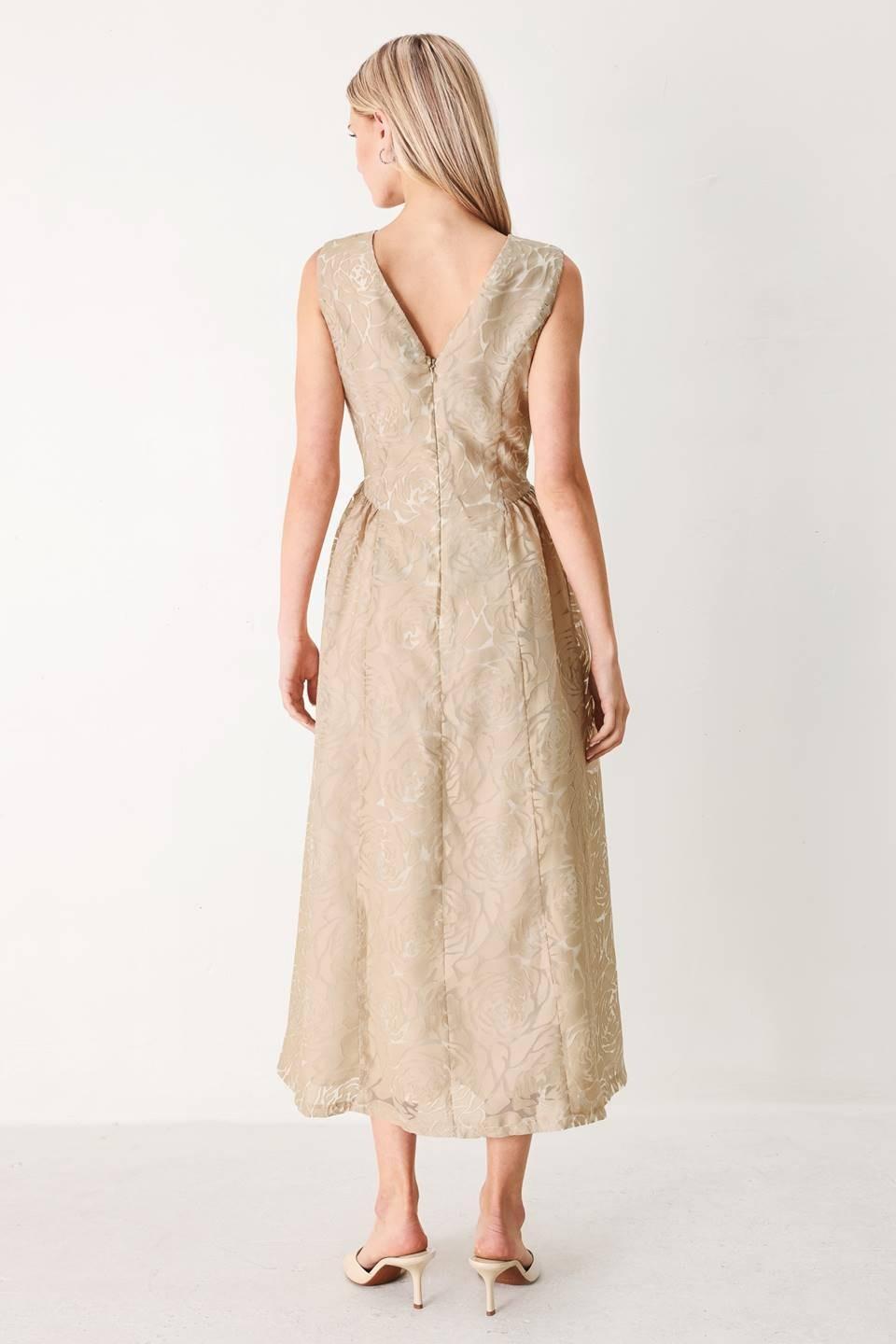 Makenna Modest Midi in Taupe