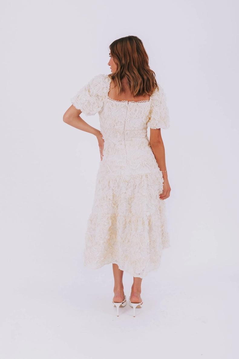 Winnie Modest Maxi in Ivory