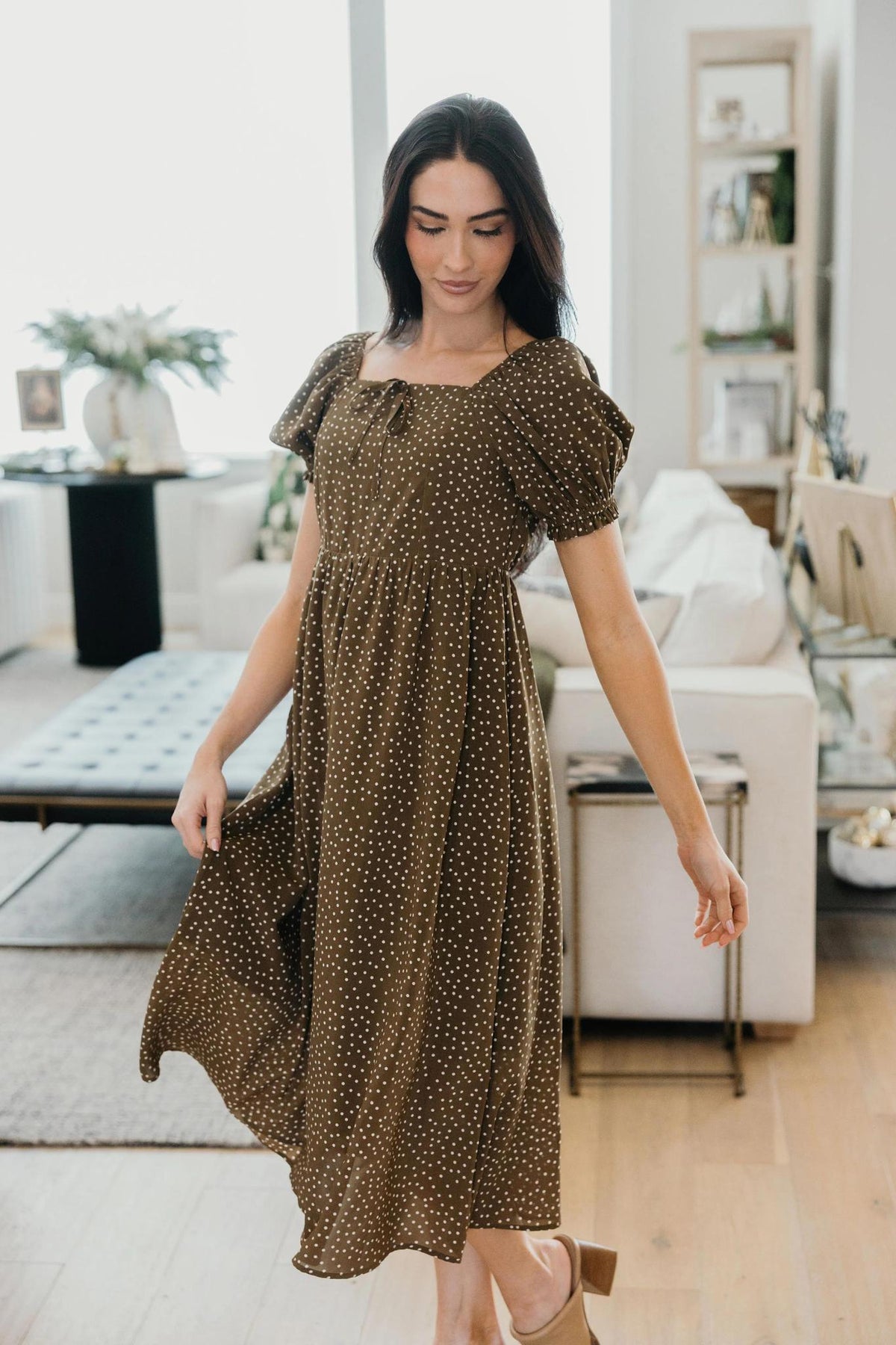 Jayne Modest Midi in Classic Dot