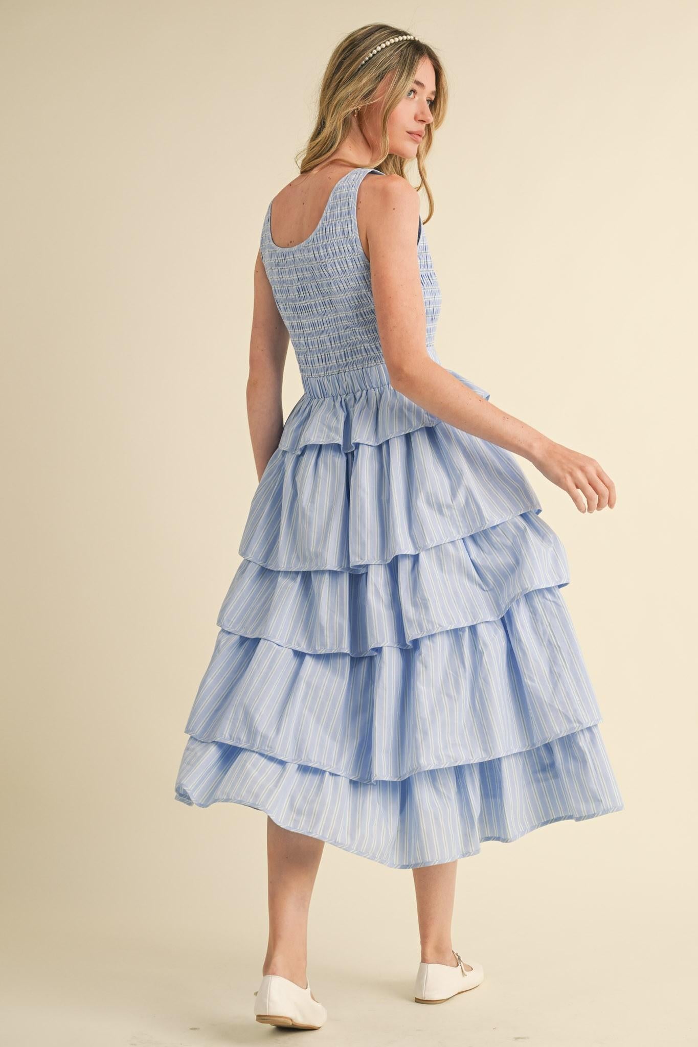Bonnie Modest Midi in Light Blue